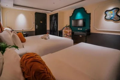 Suite familiar con balcón — Hanoi Center Silk Classic Hotel & Travel